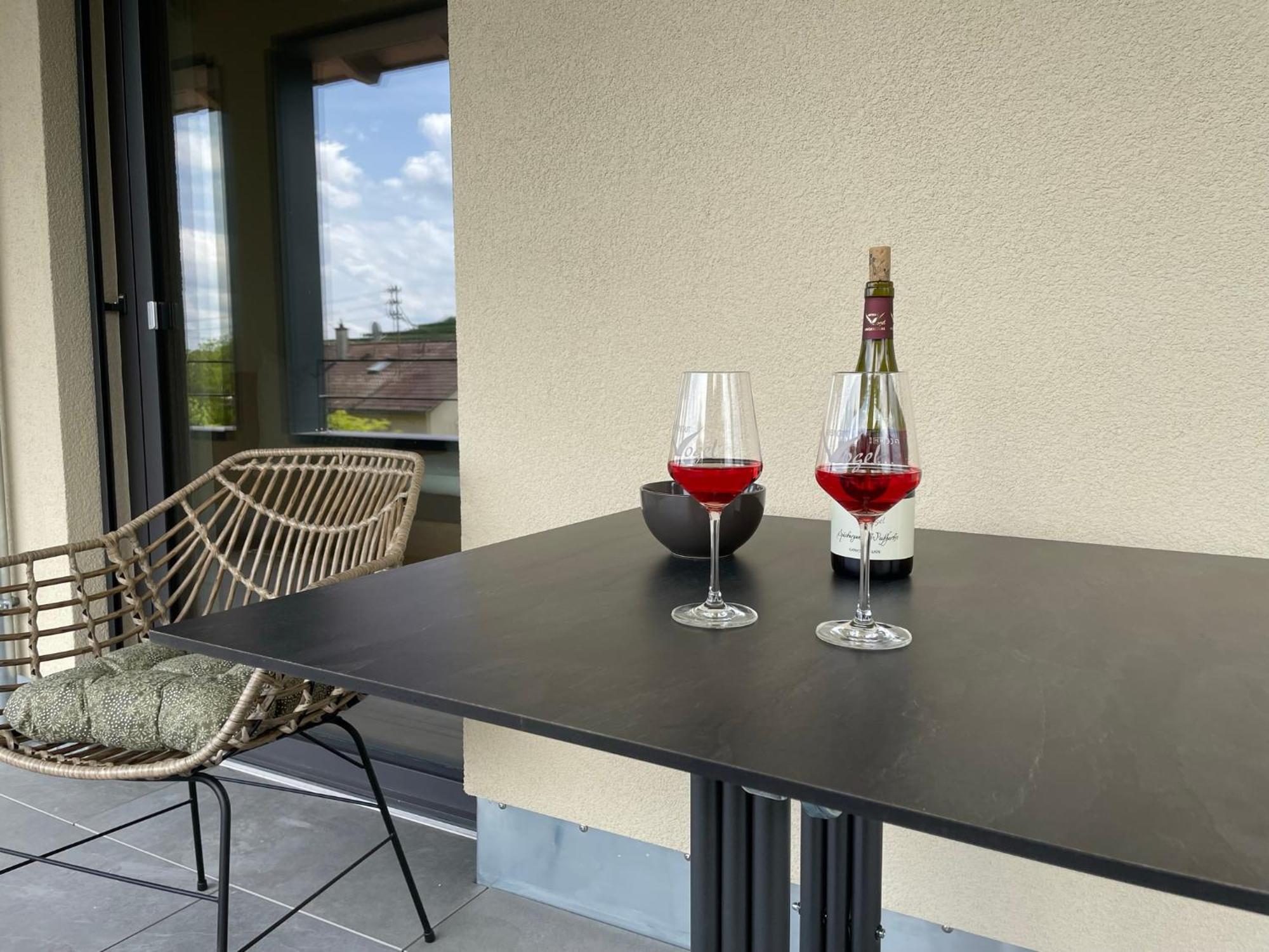 Weingut & Strausswirtschaft Vogel Apartment Vogtsburg Bagian luar foto